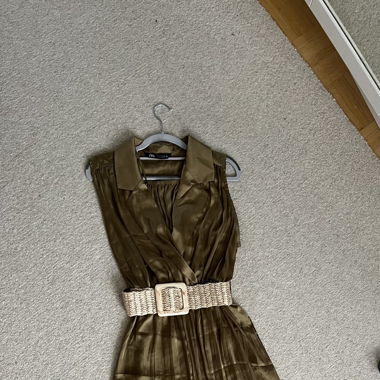 Stylischer Jumpsuit mit Gürtel