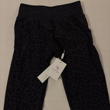 Schwarze Leggings mit Leopardenmuster