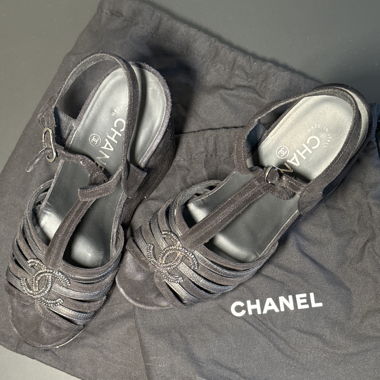 Black Chanel Plateaus 