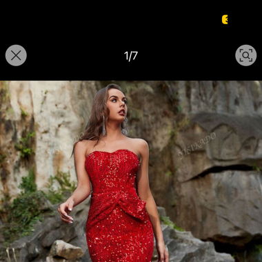 Atemberaubendes rotes Abendkleid 