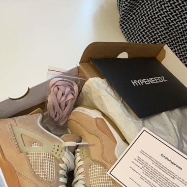 Jordan 4 Shimmer