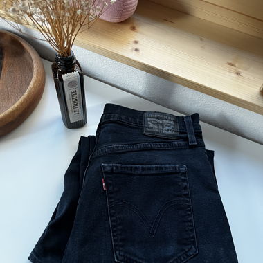 Levi's High Waisted Taper Gr. 31