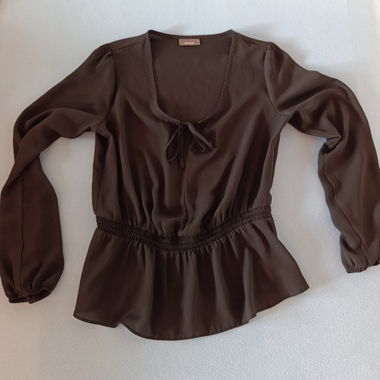 Long-sleeve blouse