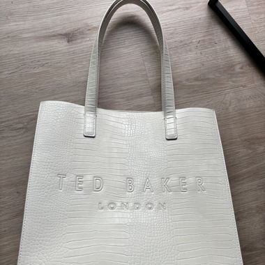 Shopper Ted Baker