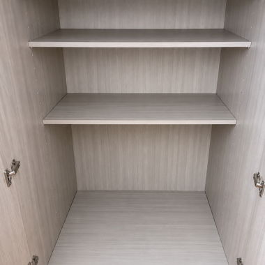Kinder-Hochbett mit Kleiderschrank