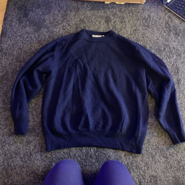 Maglione in maglia scura