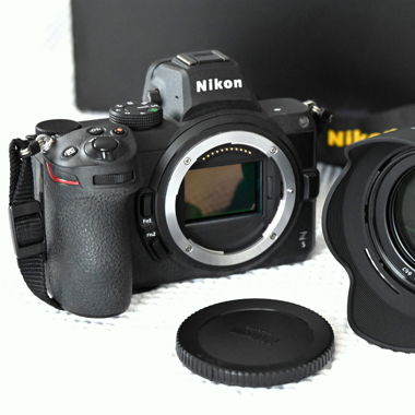 NIKON Z 5 mit, Z 24-200mm & Swiss Garantie