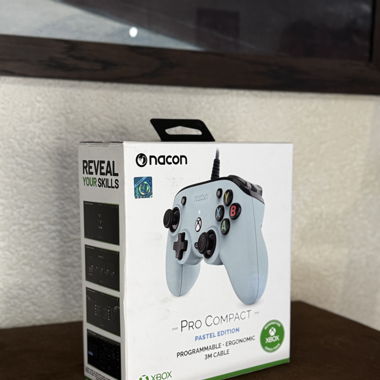 Manette Nacon Pro Compact