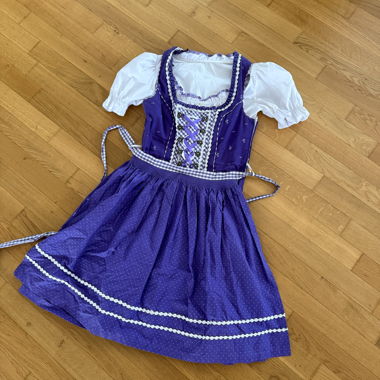 Trachtendirndl violett, \u00a0weiss mit Bluse