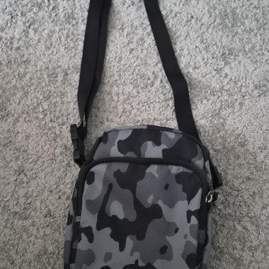 Borsa a tracolla Nike mimetica