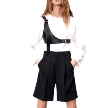 Schwarze Shorts mit Träger
