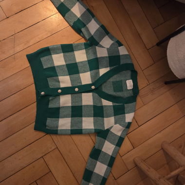 Grüner Cardigan mit Karomuster