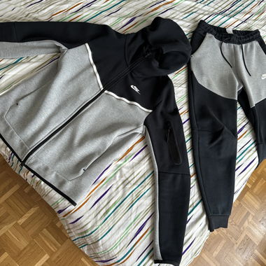 Nike tech set