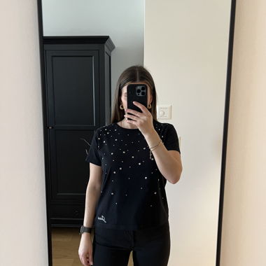 T-shirt Guess noir avec clous
