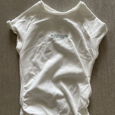Tshirt von Bershka mit Stickerei „amore“