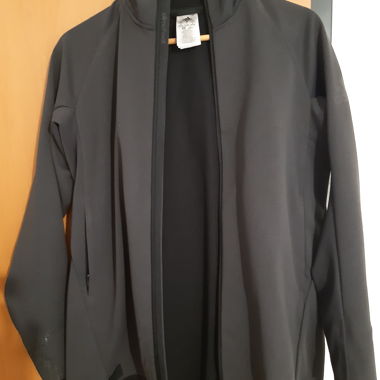 Schwarze Adidas Softshell-Kapuzenjacke