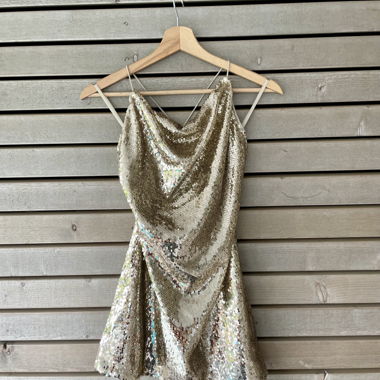 Vestito Corto con Paillettes