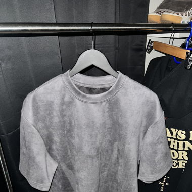 T-shirt en daim gris 