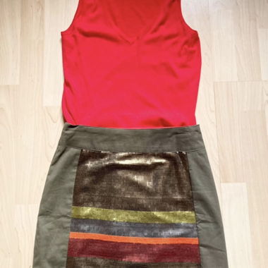 Set top rosso e gonna