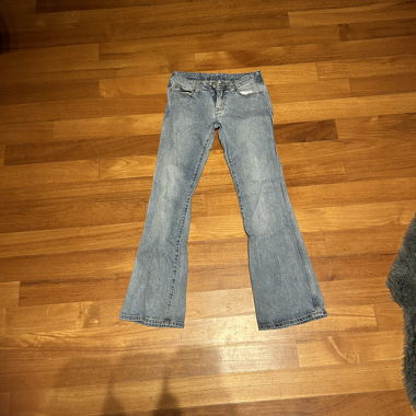 Low waist boot cut jeans 