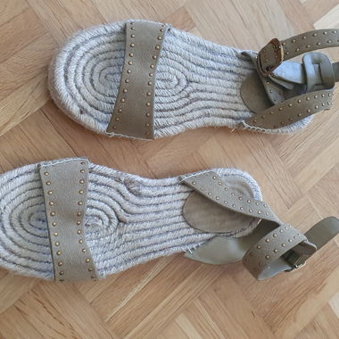 Sandali con zeppa in espadrille