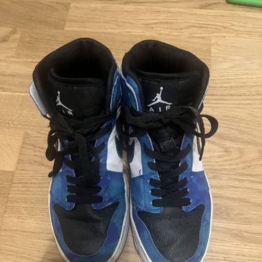 Women’s Nike Air sneakers