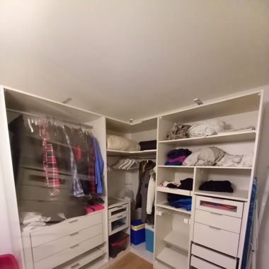 Kleiderschrank