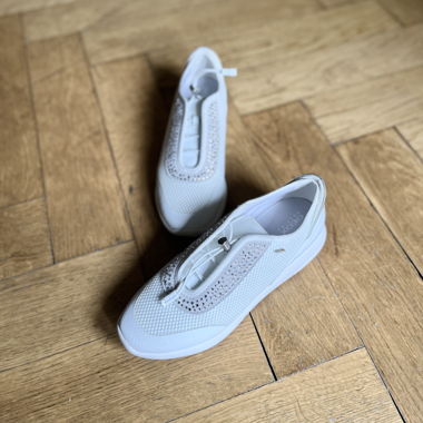 White Geox Sneakers (new / with brilliants)