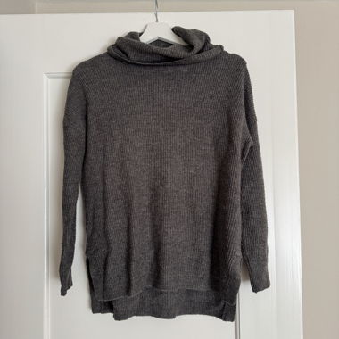 AMISU grey knitted sweater with roll neck