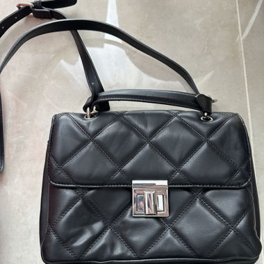 Sac bandoulière noir matelassé