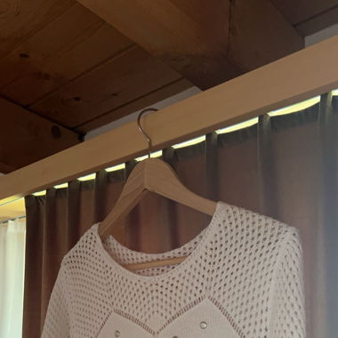Weisser Pullover