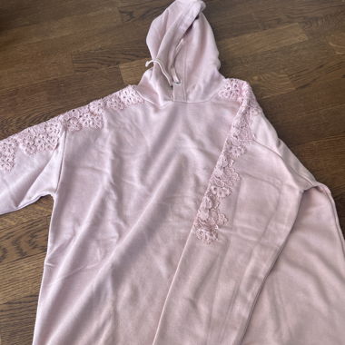 Hoodie rose C&A avec dentelle