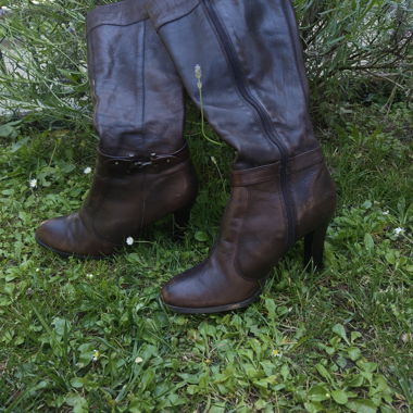 Braune Stiefel aus Leder