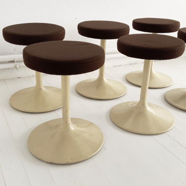 Saarinen style Hocker