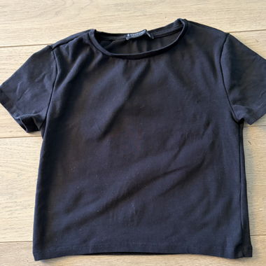 T-shirt nero Stradivarius