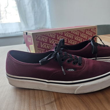 VANS Authentic Winered