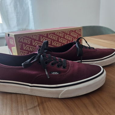 VANS Authentic Winered