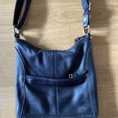 shoulder bag mit goldenen details