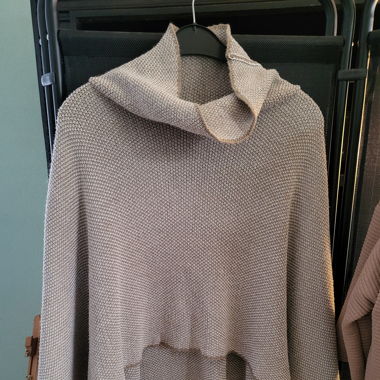 Beiger Poncho