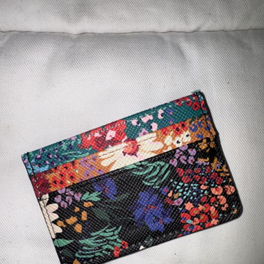 Mango cardholder