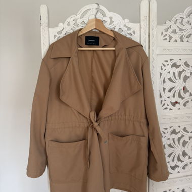 Giacca leggera da donna Stradivarius camel, taglia L