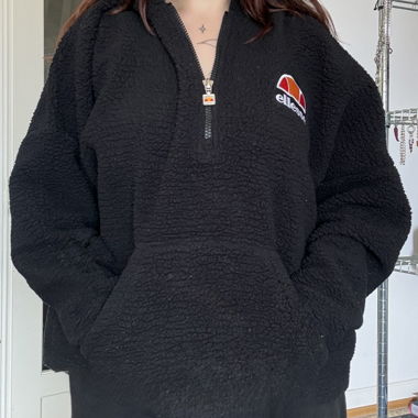 Ellesse-Sweatshirt in schwarzem Sherpa