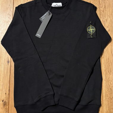 Pull noir Stone Island à patch boussole