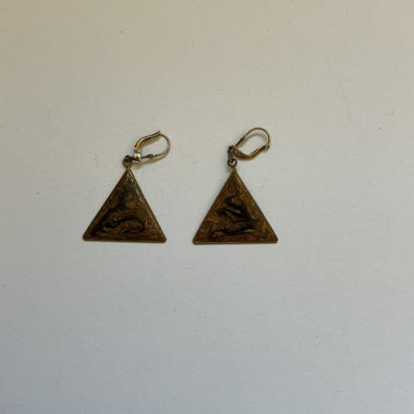 Orecchini triangolari dorati