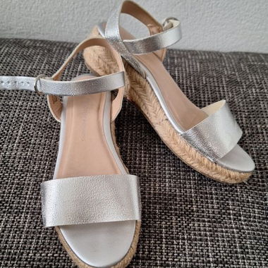 Dorothy Perkins Sandalen silber, Grösse 4