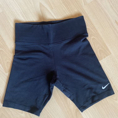 Nike schwarze Sportschorts