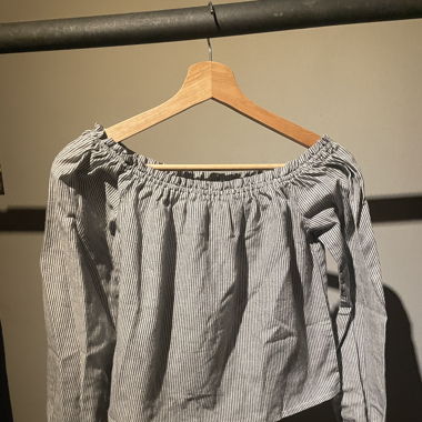 brandy melville schulterfreies langarm top