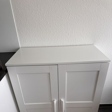 Weiße Küchenkommode gepflegt & stilvoll