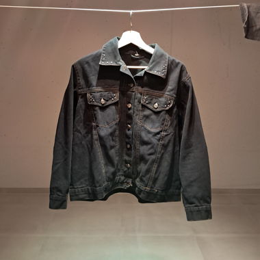 Giacca denim vintage larga blu con borchie