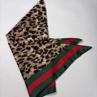 Foulard en soie style Gucci à imprimé léopard